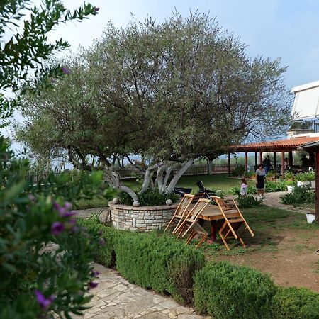 Agrotourism Himara Hotel Eksteriør billede