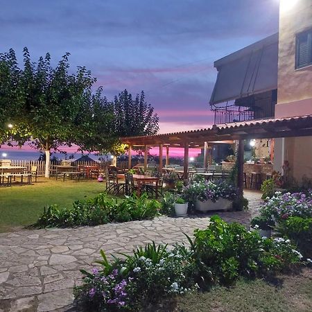Agrotourism Himara Hotel Eksteriør billede